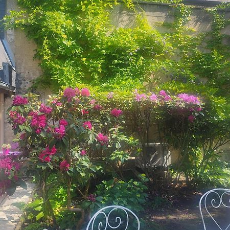 Apartamento Au Puits De L'Abbaye Bourges Exterior foto