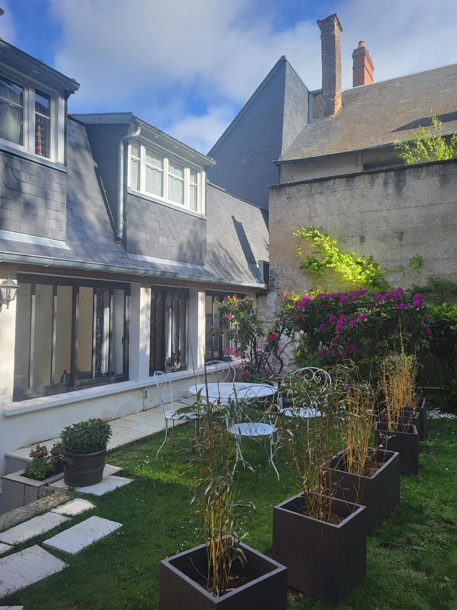Apartamento Au Puits De L'Abbaye Bourges Exterior foto